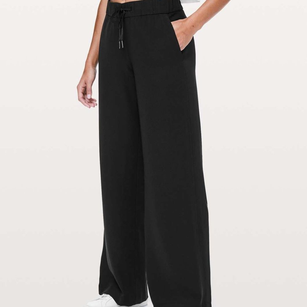 LULULEMON On the Fly Wide Leg Pant